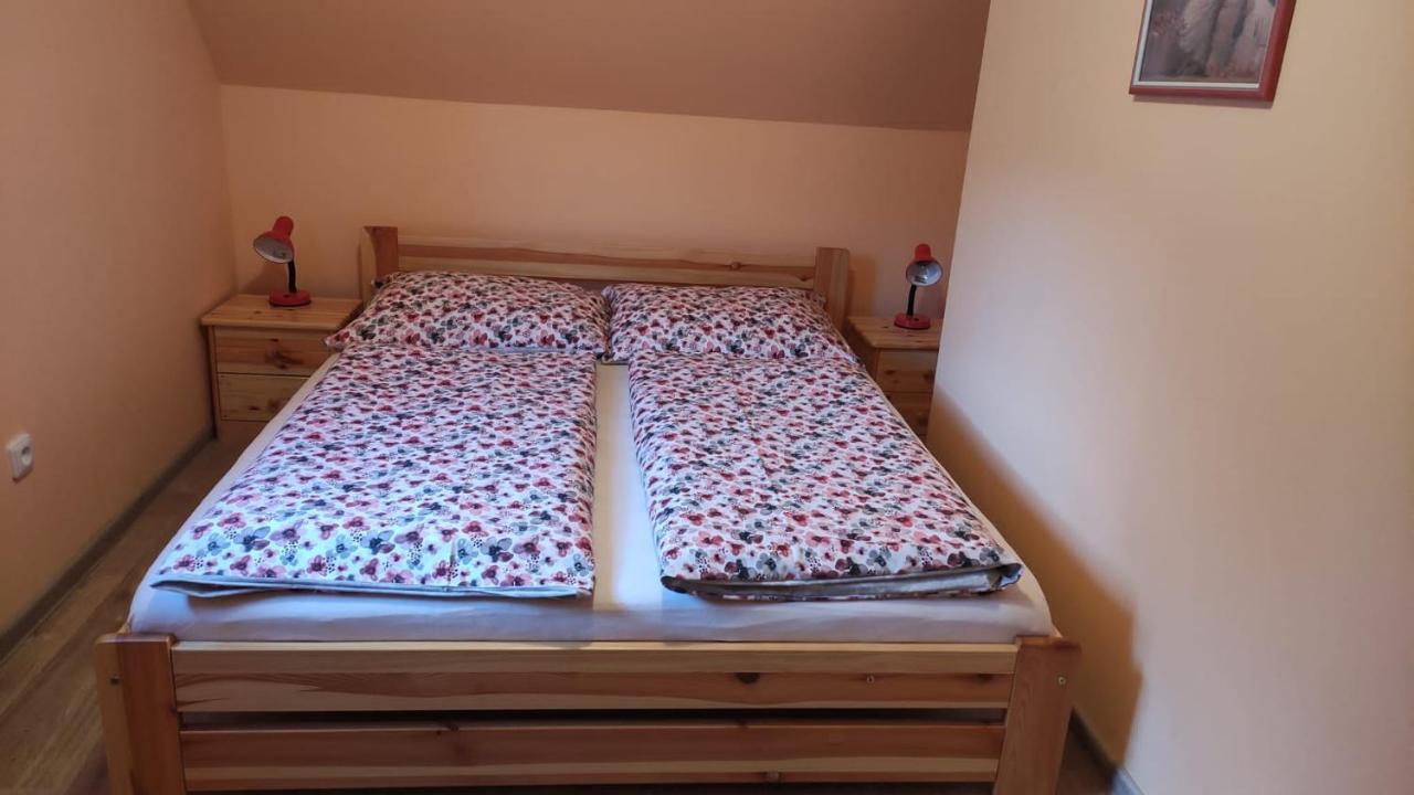 Chaty Pod Knizeci, Trojanovice Esterno foto